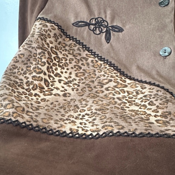 TANJAY | Vintage Brown Mixed Media Animal Print Embroidered Button Up Blouse - Picture 9 of 15